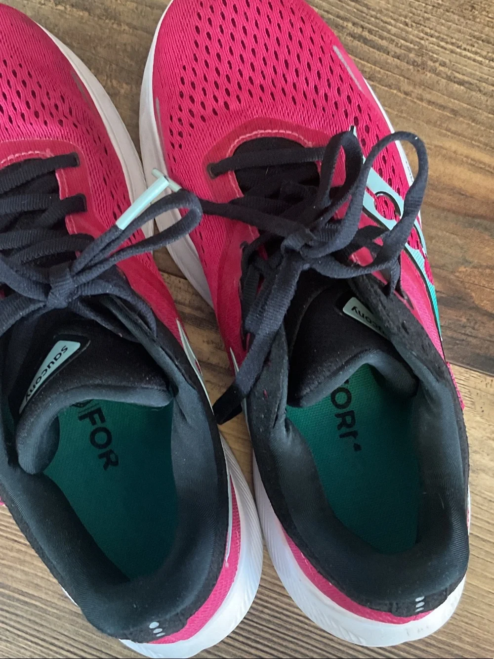 Saucony some markings